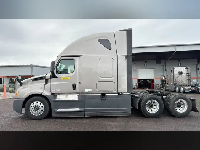2025 Freightliner Cascadia 126