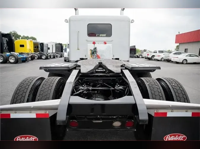 2016 PETERBILT 389