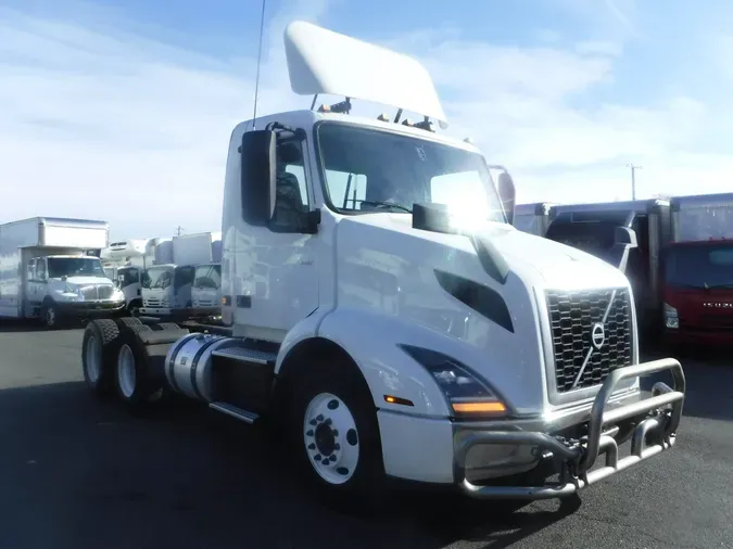 2019 VOLVO VNL