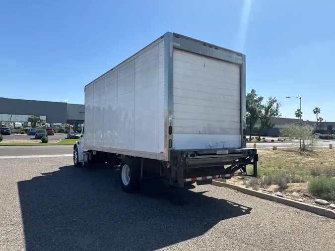 2011 FREIGHTLINER/MERCEDES M2 106