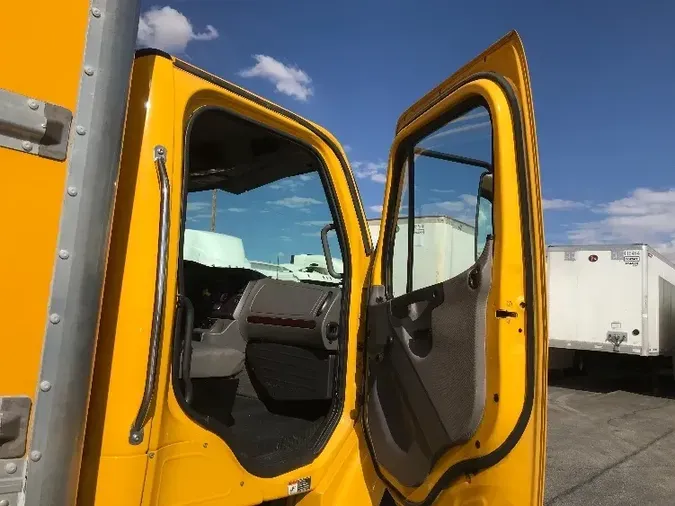 2018 Freightliner M2