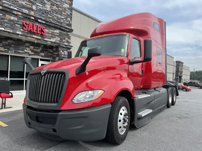 2022 International LT625