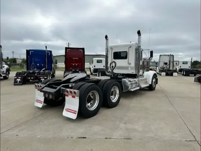 2025 Kenworth W900L