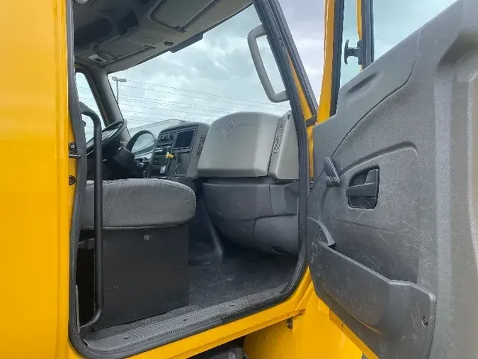 2018 INTERNATIONAL 4300