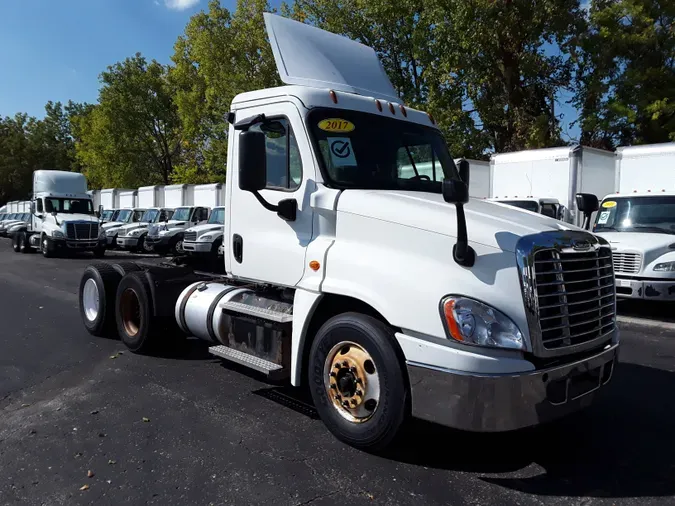 2017 FREIGHTLINER/MERCEDES CASCADIA 125