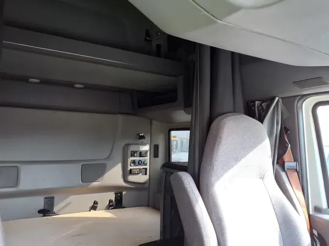 2019 NAVISTAR INTERNATIONAL LT625 SLPR CAB