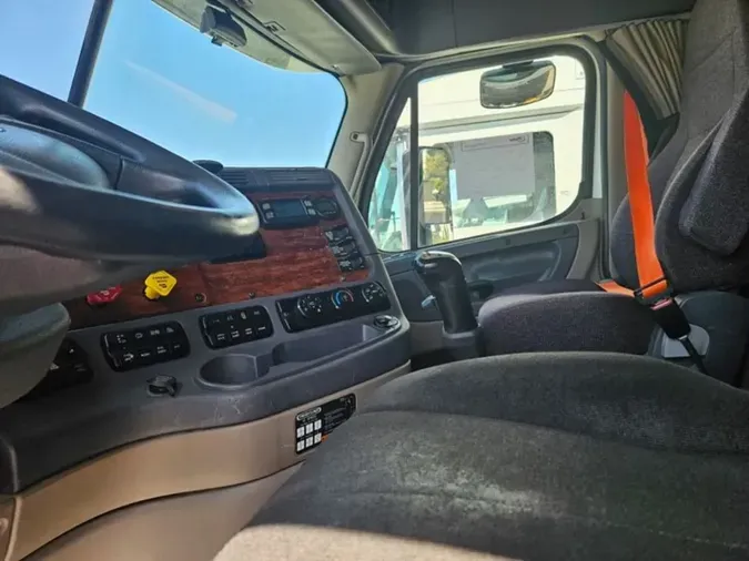 2017 FREIGHTLINER/MERCEDES CASCADIA 125