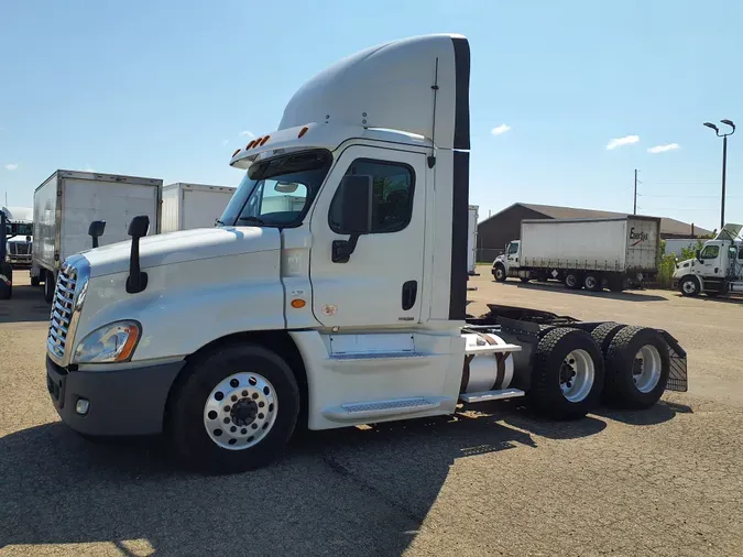 2017 FREIGHTLINER/MERCEDES CASCADIA 1254a358f8f2f7e705050c75423fc86a40b