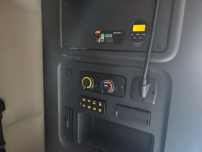 2020 FREIGHTLINER Cascadia 126