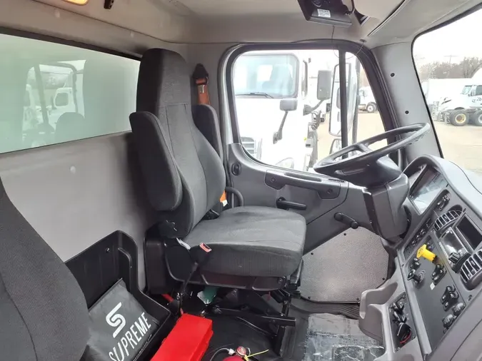 2019 FREIGHTLINER/MERCEDES M2 106