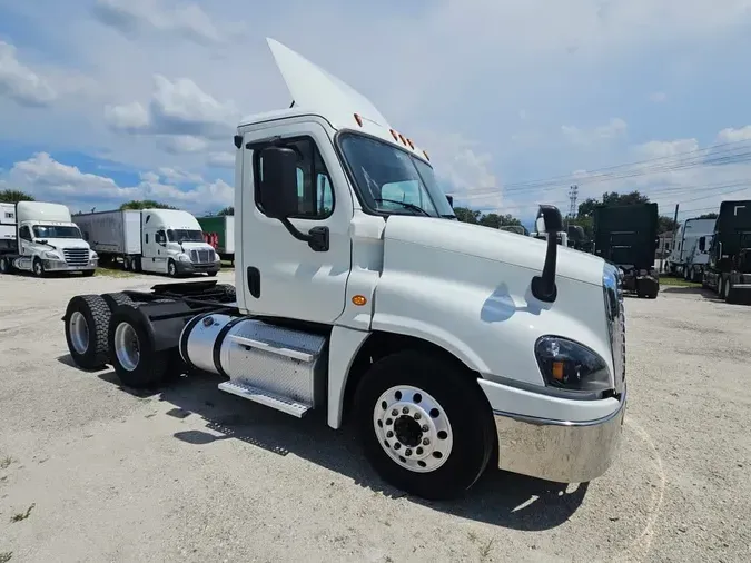 2019 FREIGHTLINER CASCADIA 125