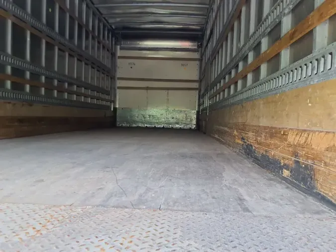 2018 FREIGHTLINER M2 106