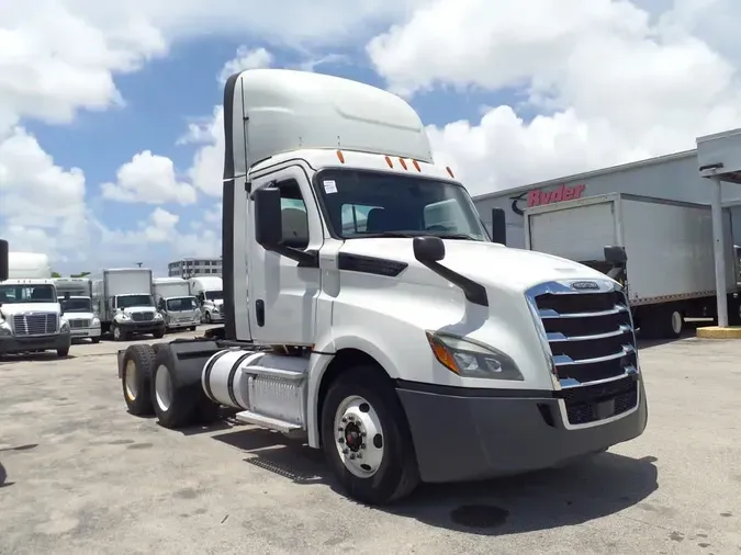2019 FREIGHTLINER NEW CASCADIA PX12664
