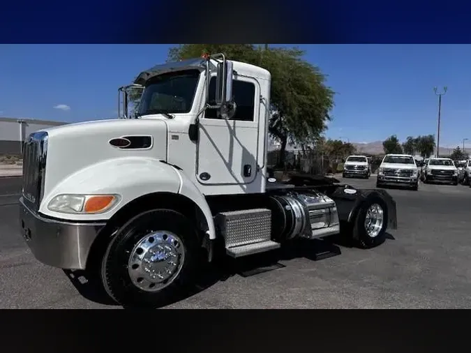 2018 Peterbilt 337