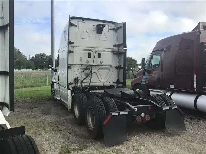 2015 FREIGHTLINER CASCADIA