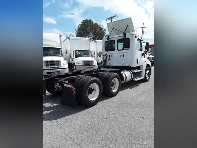 2018 FREIGHTLINER/MERCEDES CASCADIA 125