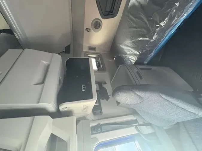 2026 VOLVO TRUCK VNL64TV04