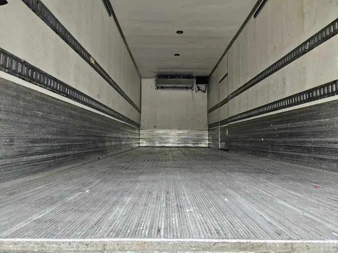 2017 HINO 338 Reefer