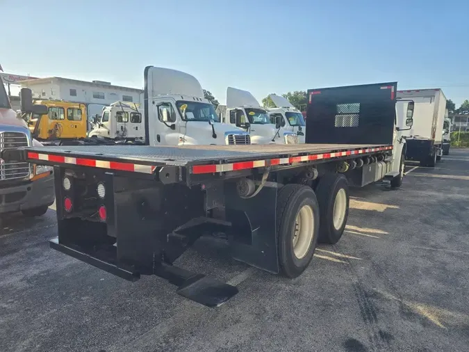 2017 FREIGHTLINER M2 106
