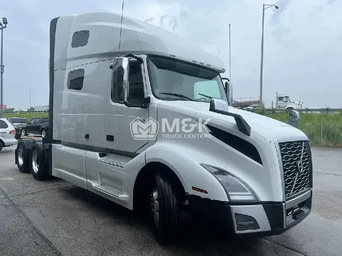 2023 VOLVO VNL64T760