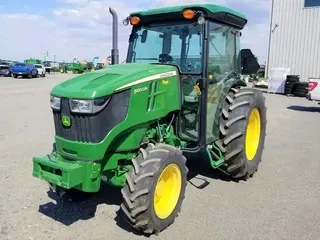2016 John Deere 5100GN