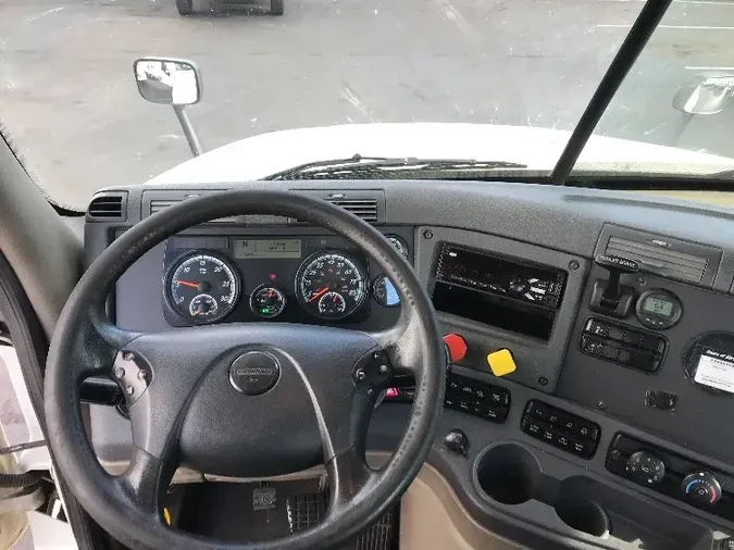 2018 FREIGHTLINER X12564ST
