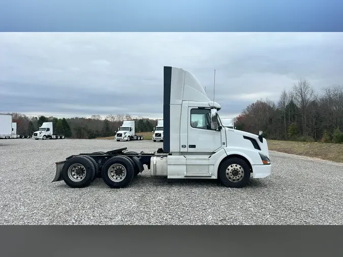 2018 Volvo VNL300