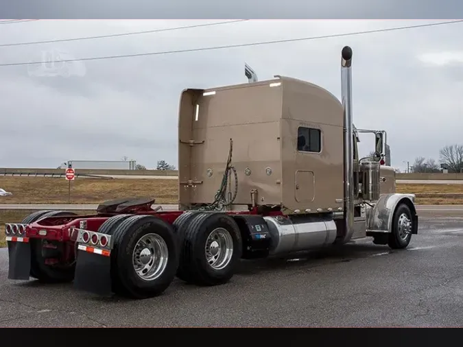 2022 PETERBILT 389
