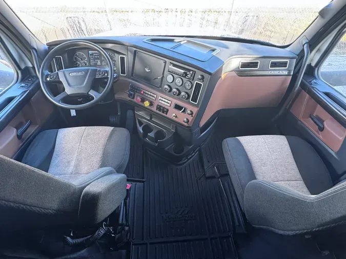 2021 FREIGHTLINER CASCADIA 126