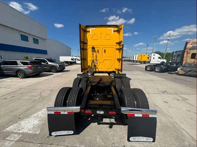 2022 Freightliner Cascadia 1264a6bd3ef4a34c7bb6d7bab338f633e37