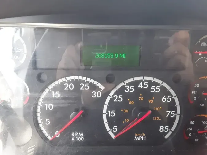 2018 FREIGHTLINER M2 106