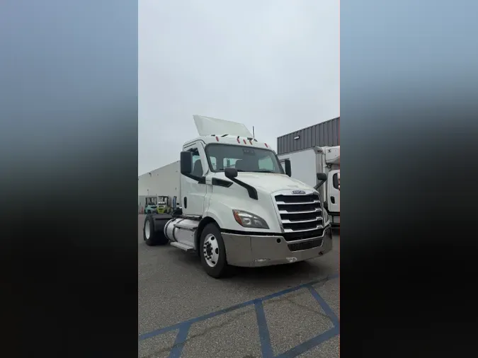 2020 FREIGHTLINER/MERCEDES NEW CASCADIA 1164a75a7d4e06ef3f30532d337215a236e