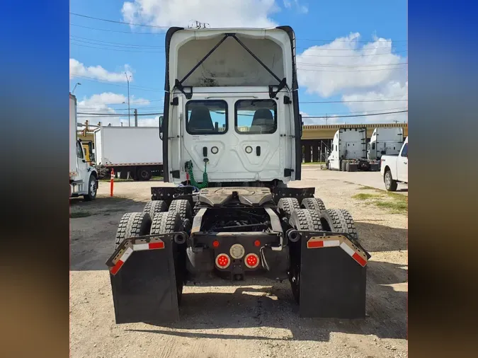 2019 FREIGHTLINER NEW CASCADIA 116