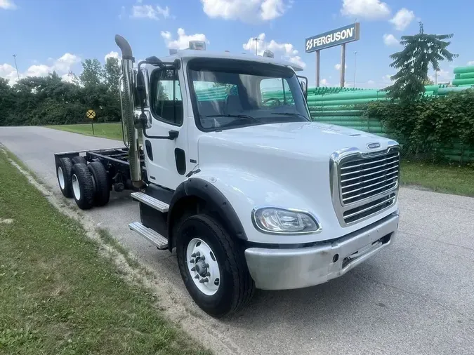 2012 Freightliner BUSINESS CLASS M2 112