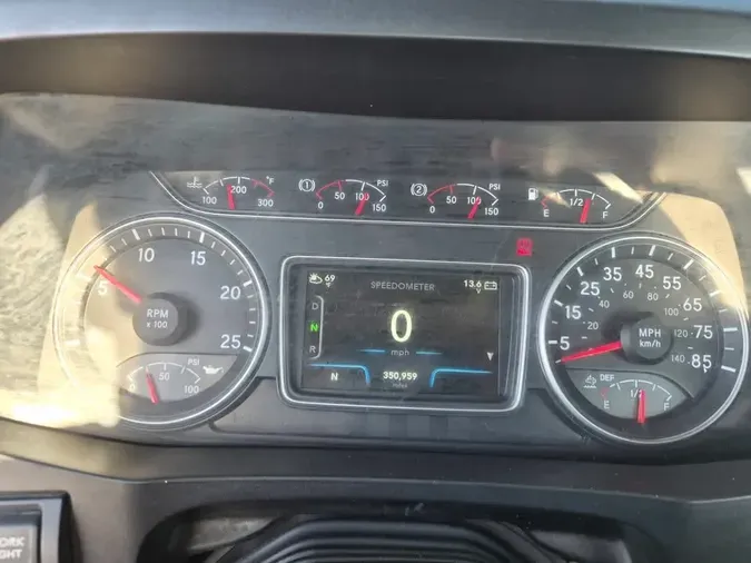 2019 NAVISTAR INTERNATIONAL LT625 DAYCAB T/A