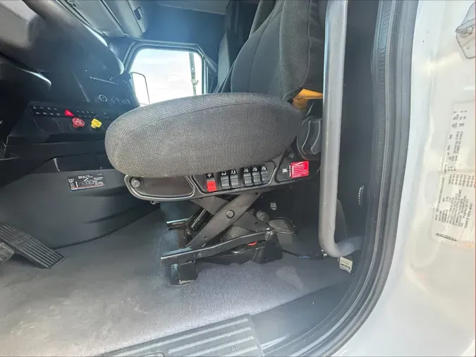 2023 Freightliner Cascadia 1264a79f79cb22e681aa045a785556b24e5