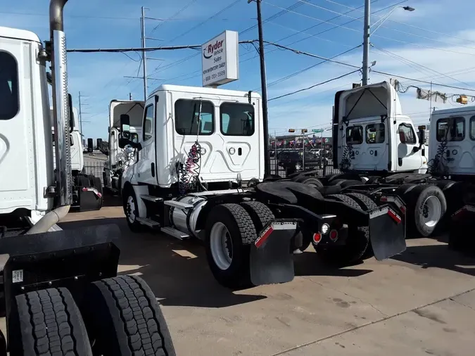 2020 FREIGHTLINER/MERCEDES NEW CASCADIA 126