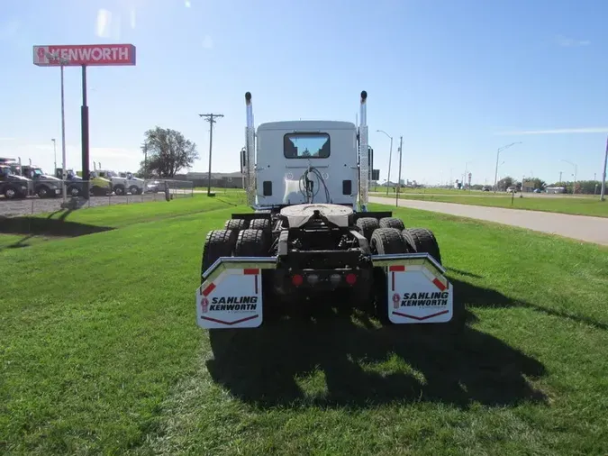 2026 Kenworth T880
