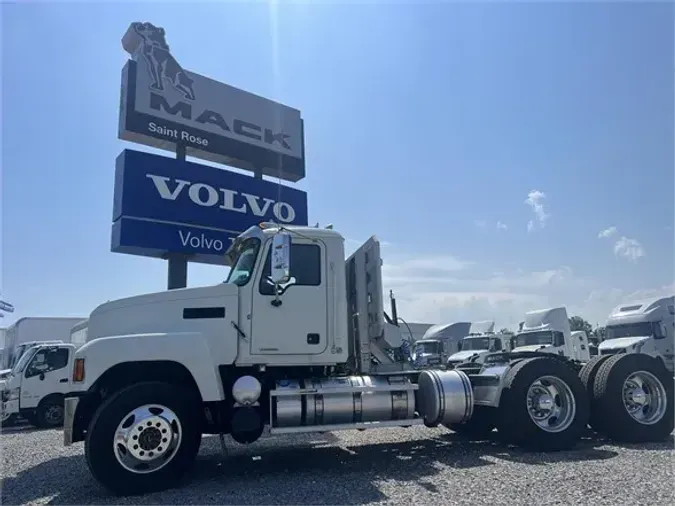 2018 Mack PINNACLE 64T