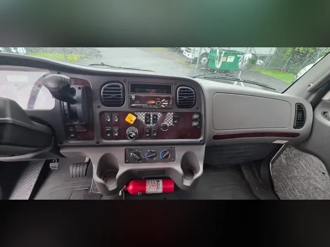2019 FREIGHTLINER/MERCEDES M2 106