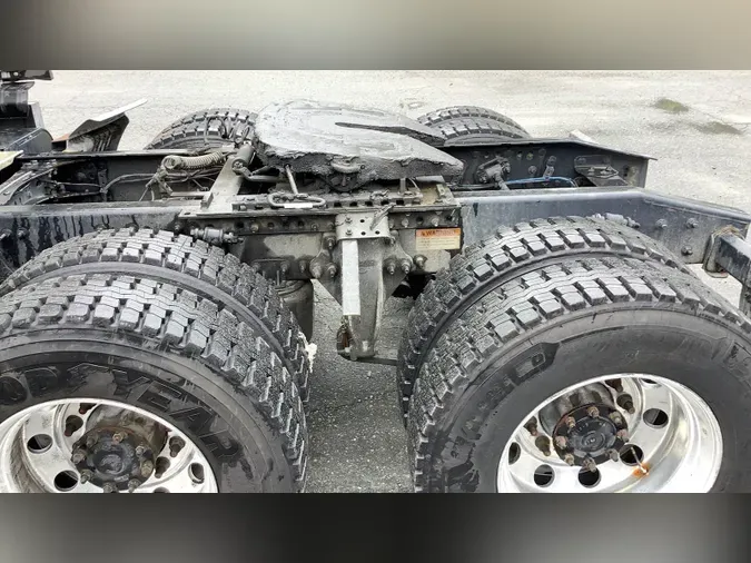 2020 Freightliner Cascadia 126