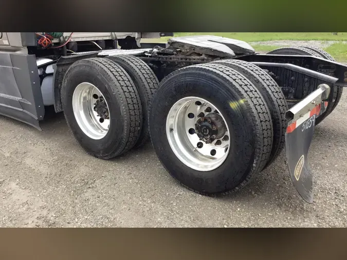 2021 Freightliner Cascadia 126