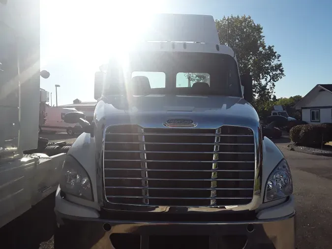 2017 FREIGHTLINER/MERCEDES CASCADIA 125