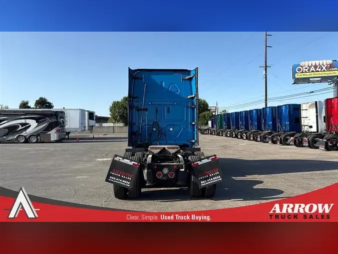 2019 FREIGHTLINER CASCADEVO1