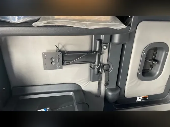 2020 FREIGHTLINER CA126