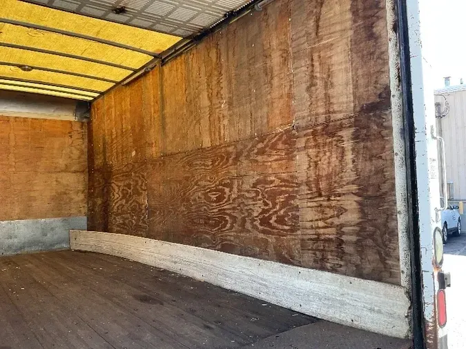 2009 STERLING TRUCK CORP ACTERRA
