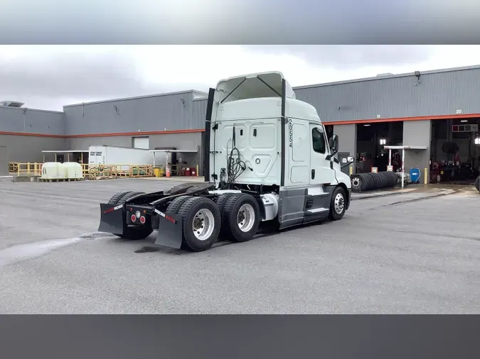 2021 Freightliner Cascadia 126