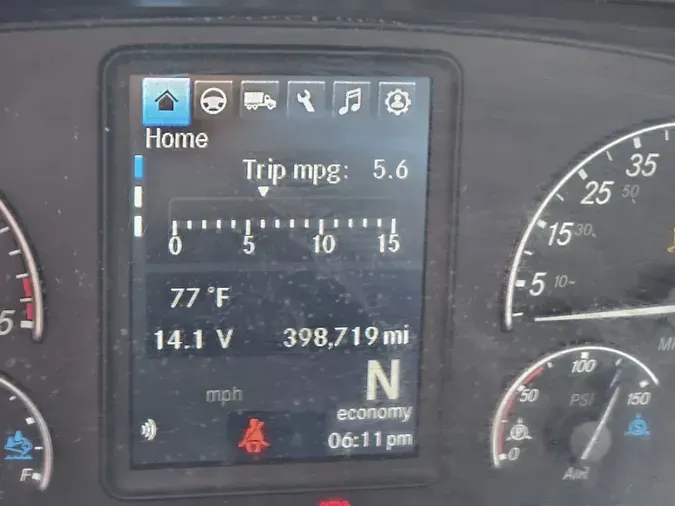2022 FREIGHTLINER Cascadia 116