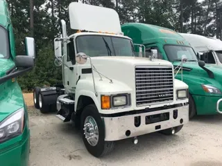 2014 MACK PINNACLE CHU613