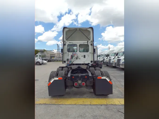 2017 FREIGHTLINER/MERCEDES CASCADIA 125